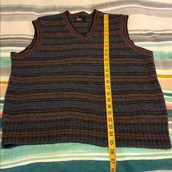 Men's Striped Sweater Vest - Picture 5 of 5